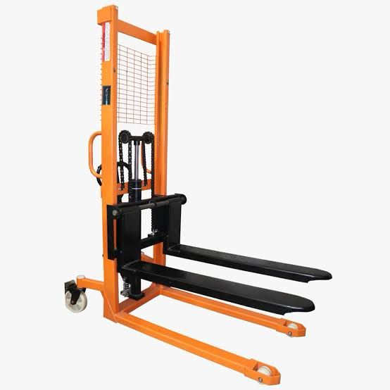 Hydraulic material handling stacker